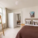 Homey 2br For 6 Near Stroget *