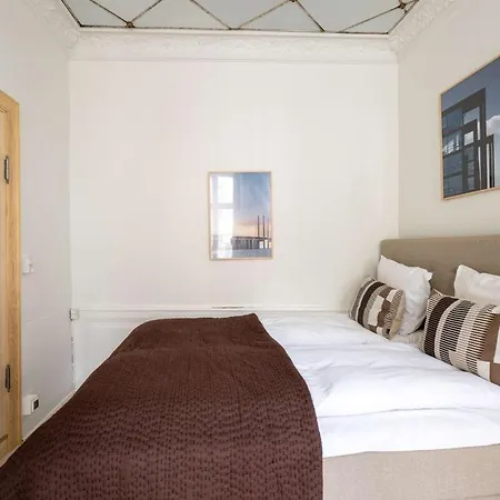 Homey 2br For 6 Near Stroget