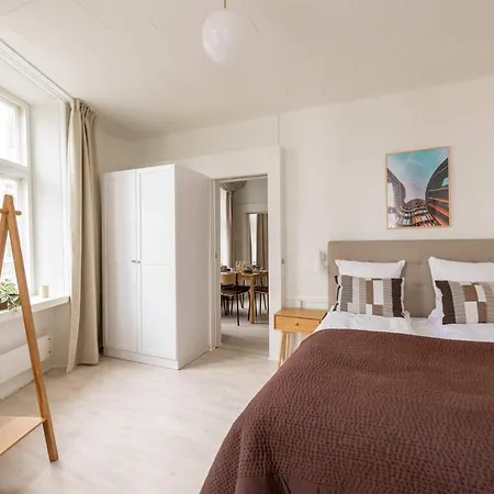 Homey 2br For 6 Near Stroget *