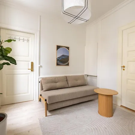 Homey 2br For 6 Near Stroget Апартаменты *