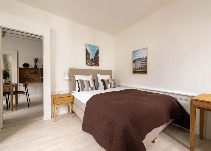 Homey 2br For 6 Near Stroget *