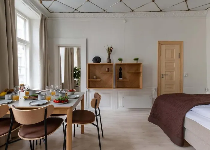 Homey 2br For 6 Near Stroget *