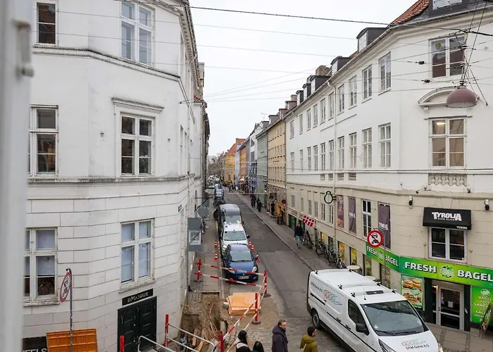 Апартаменты Homey 2br For 6 Near Stroget *