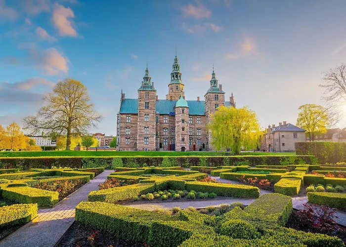 Homey 2br For 6 Near Stroget *